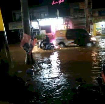 Sungai Latuppa Palopo Meluap, Jalan Hingga Rumah Warga Tergenang Air