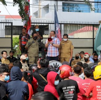 Dihadapan Suporter PSM, Ni’matullah Tegaskan Komitmen DPRD Sulsel Kawal Pembangunan Stadion Mattoanging