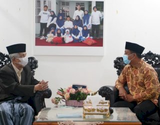 Hari pertama Jabat Plt Gubernur, Andi Sudirman Minta Nasihat Sanusi Baco