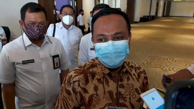 Plt Gubernur Sulsel Andi Sudirman Sulaiman, diwawancarai awak media, Kamis (04/03/2021).