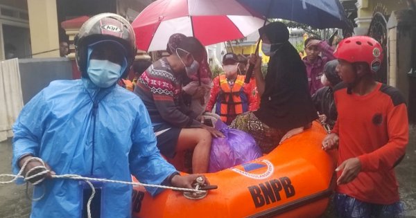 BPBD Gowa Evakuasi 16 Warga Terdampak Banjir di Somba Opu