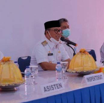 Ingatkan Kades dan Lurah, Wabup Soppeng: Dana Desa dan Kelurahan untuk Kesejahteraan Masyarakat