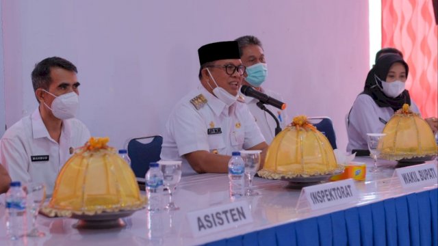 Wakil Bupati Soppeng Luthfi Halide, saat menggelar pertemuan dengan para Kepala Desa dan Lurah di Aula Kantor Camat Liliriaja, Rabu (10/03/2021).