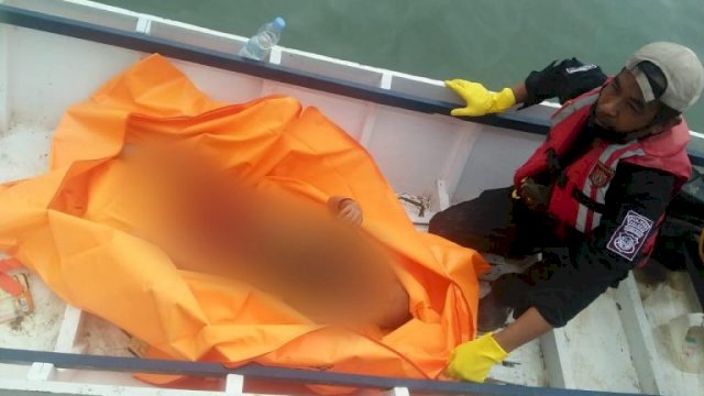 Korban kedua yang hilang berhasil ditemukan oleh nelayan dalam kondisi tidak bernyawa, Senin (8/3/2021).