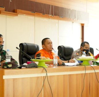 Pemkab Lutim Gelar Rapat Evaluasi Covid-19, Camat Diminta Sidak Masker Secara Berkala