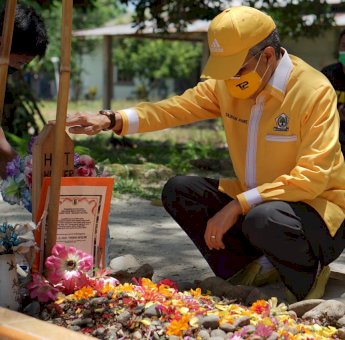 Berkunjung ke Masamba, Taufan Pawe Ziarah ke Makam Mantan Bupati Luwu Timur Thorig Husler