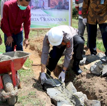 AKBP Iwan Irmawan Letakkan Batu Pertama Perumahan Subsidi untuk Personel Polres Sinjai