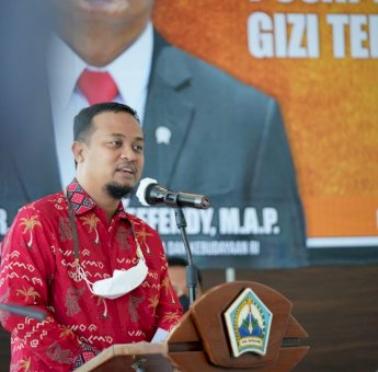 Dampingi Menteri PMK, Plt Gubernur Andi Sudirman Puji Inovasi Bendera Saskia Bantaeng