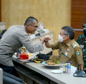 Taufan Pawe Gelorakan Semangat Kolektifitas Kepada Semua Pihak