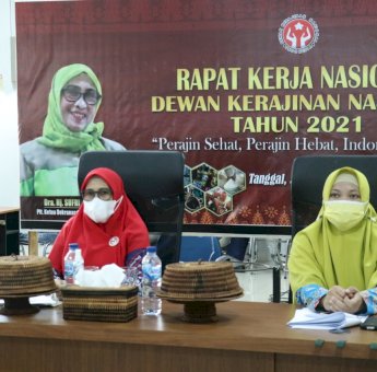 Ketua Dekranasda Luwu Timur Ikuti Syukuran HUT Dekranas ke-41 Via Virtual