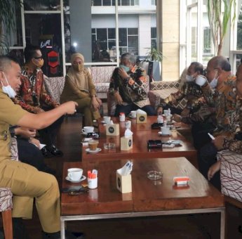 Hadiri Forum Pinisi Sultan, Wabup Budiman Terima Ucapan Selamat dari Kepala Daerah