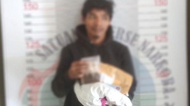 Alimin (24), warga Desa Wawondula, Kecamatan Towuti, diringkus Satuan Narkoba Polres Luwu Timur bersama Bea Cukai, Rabu (10/3/2021).