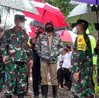 Tinjau Lokasi TMMD di Gowa, Mayjen TNI Surawahadi: Kita Harap Selesai Sesuai Target