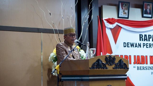 Wali Kota Parepare Taufan Pawe, memberikan sambutan saat Rapat Paripurna HUT Ke-61 Kota Parepare di Gedung DPRD, Sabtu (13/03/2021).