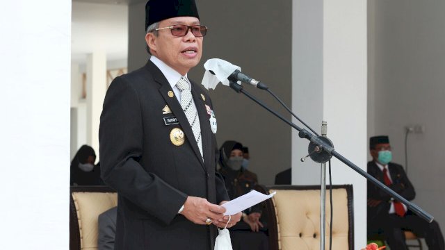 Wali Kota Parepare Taufan Pawe, memberikan arahannya saat melakukan Mutasi Jabatan Pimpinan Tinggi (JPT) Pratama, Senin (15/03/2021).