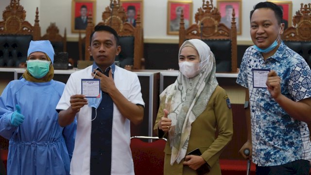 Komitmen Lawan Covid-19, Legislator DPRD Sulsel Kompak Jalani Vaksinasi