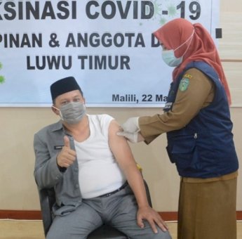 Anggota DPRD Luwu Timur Vaksinasi Covid-19 Tahap Pertama