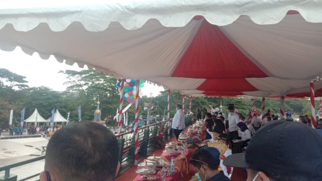 Gubernur Sultra Ali Mazi saat membuka Popda II Sultra di pelataran MTQ Kendari. Foto: Akbar Tanjung