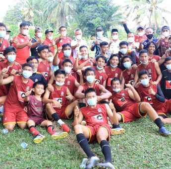 Jelang Pra-Porprov, Begini Cara Wabup Budiman Semangati Tim Askab PSSI Luwu Timur