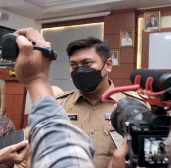 Adnan Purichta Raih Penghargaan Kepala Daerah Peduli Insan Pers