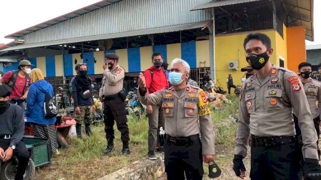 Polres Luwu Timur Bubarkan Kerumunan Komunitas Motor Vespa, Sabtu (27/3/2021).