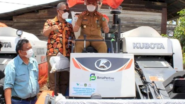 Lima Desa di Kecamatan Towuti Dapat Bantuan Alsintan Program PKPM PT Vale, Sabtu (27/3/2021).