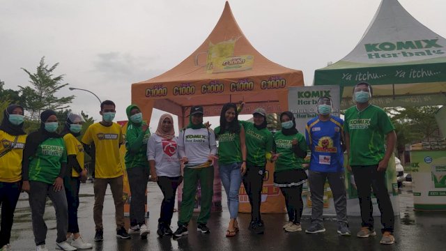 Joss C 1000 PT Bintang Toedjoe Melakukan Senam Sehat di Bandara Lagaligo Bua, Minggu (28/3/2021) pagi.