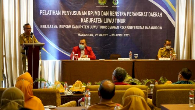 Pemerintah Kabupaten Luwu Timur melaksanakan pelatihan penyusunan RPJMD dan Renstra yang di pusatkan di Hotel Santika Makassar, Senin (29/03/2021).