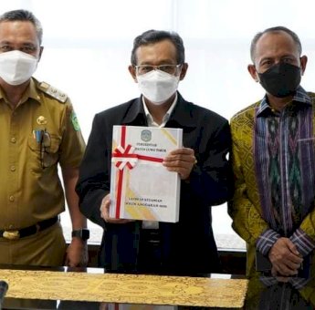 Wabup Budiman Serahkan LKPD ke BPK RI, Pemkab Luwu Timur Optimis Raih WTP