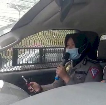 Polwan Polres Palopo Keliling Kota Ajak Kaum Adam Tunaikan Salat Jumat