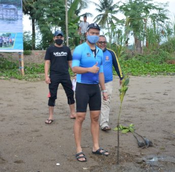 Tagana Sinjai Peringati HUT Ke-17 Dengan Tanam Mangrove