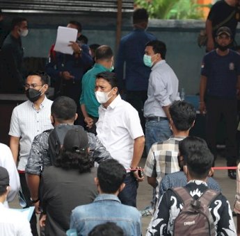 Terima Laporan Kerumunan, Komisi D DPRD Makassar Tinjau Proses Rekturment Tenaga Kontrak Damkar Makassar