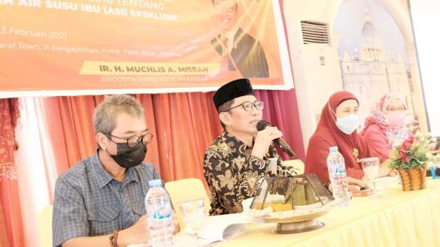Anggota DPRD Kota Makassar Muchlis Misbah, mensosialisasikan Perda Tentang ASI Ekslusif, Sabtu (13/02/2021).