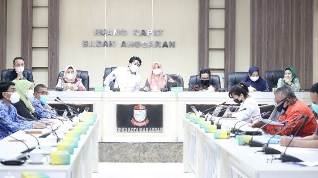 Rapat Komisi B DPRD Kota Makassar bersama PDAM dan Perusahaan Asuransi PT. Bumi Putera, Rabu (17/02/2021).