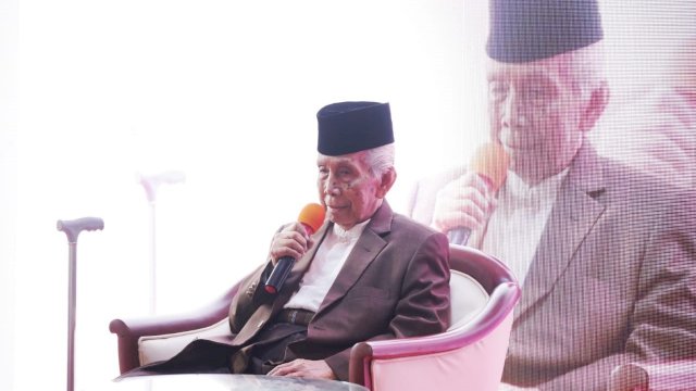 AGH Sanusi Baco, membawakan ceramahnya di Rumah Jabatan Wakil Gubernur Sulsel, Kamis (25/03/2021).