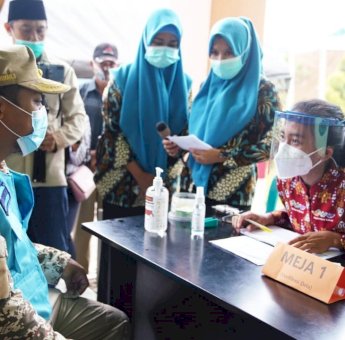 Persiapan Sekolah Tatap Muka, Plt Gubernur Sulsel Maksimalkan Vaksinasi Tenaga Pendidik
