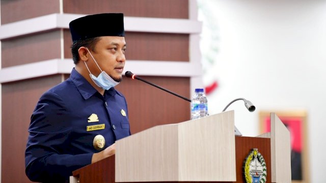 Plt Gubernur Sulsel Andi Sudirman Sulaiman, memberikan sambutan saat menghadiri Rapat paripurna DPRD Sulsel, Selasa (30/03/2021).