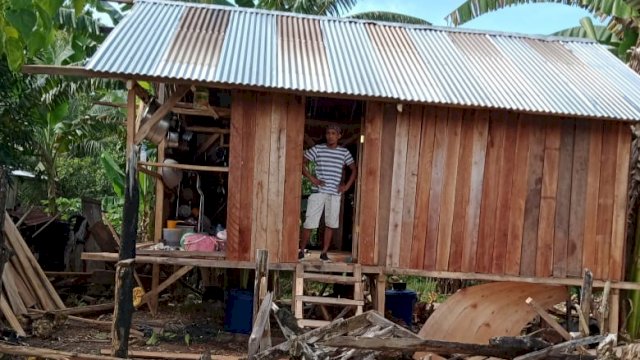 Rumah Warga Desa Lahaji Kabupaten Muna Barat yang dirusak. Foto: istimewa