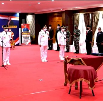 Lantik Dua Bupati dan Wakil Bupati di Sultra, Ali Mazi Tekankan Kebersamaan Bangun Daerah