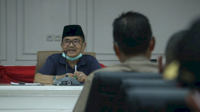 Wali Kota Palopo, Drs HM Judas Amir MH menggelar Rapat Koordinasi (Rakor) membahas Satuan Tugas (Satgas) Penanganan Covid-19 di setiap Kelurahan Kota Palopo yang dilaksanakan di ruang pertemuan Ratona Kantor Wali Kota Palopo, Minggu (25/04/21).