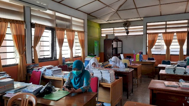 - Ujian sekolah yang dilaksanakan di SMKN 1 Palopo, merupakan pengganti ujian nasional berdasarkan edaran Kemendikbud, berjalan lancar.