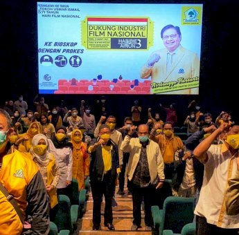 Dorong Industri Film Nasional, Taufan Pawe Boyong Kader Golkar Sulsel Nobar ‘Habibie-Ainun 3’