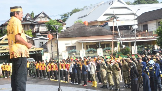 Bupati Soppeng Andi Kaswadi Razak, memimpin apel menyambut Bulan Suci Ramadhan, Kamis (01/04/2021).