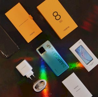 Siap Berikan Pengalaman Baru, Berikut isi Kotak realme 8 Series