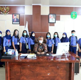 Pelajar SMP YPS Singkole Sorowako Sambangi Kantor Bupati Luwu Timur, Ini yang Dilakukan