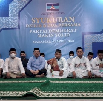 KLB ‘Abal-abal’ Ditolak, Demokrat Sulsel Gelar Syukuran Dengan Anak Panti Asuhan