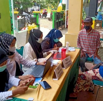 Lindungi Warga Dari Virus Corona Jelang Ramadhan 1442 Hijriyah, Pemdes Enrekeng Gelar Vaksinasi