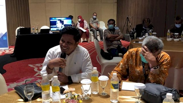 Kadis Kominfo Sultra Ridwan Badallah saat mengikuti Rapat Konsultasi dan Musyawarah Nasional Luar Biasa. Foto: Diskominfo Sultra
