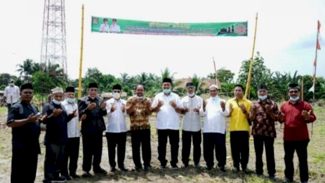 Wakil Bupati Asahan Meletakkan Batu Pertama Untuk Pembangunan Pesantren Syam Zalilul Akbar