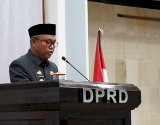 Bupati Dengarkan Pandangan Umum Fraksi DPRD Luwu Timur Terhadap Dua Ranperda 2022